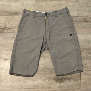 Analog shorts. Men’s capris.